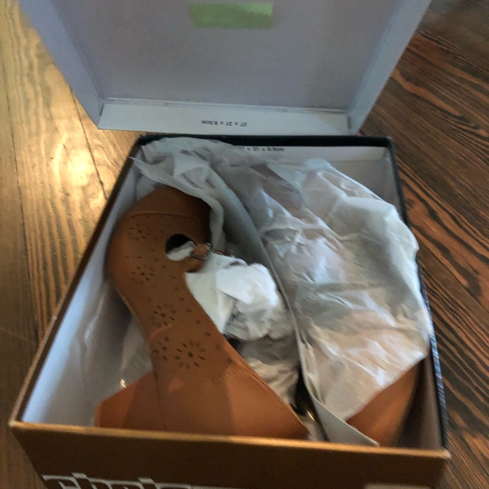 Chelsea Crew Milly heels size 40 *RUN SMALL* - Picture 2 of 4